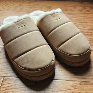 Men's Nordstrom Rack Tan Slippers with Soft Cream Lining